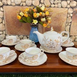 Bộ Trà Men Trắng Vẽ Sen Kẻ Chỉ Vàng uy tín Giá Tốt Sang Trọng ACLGQBV75