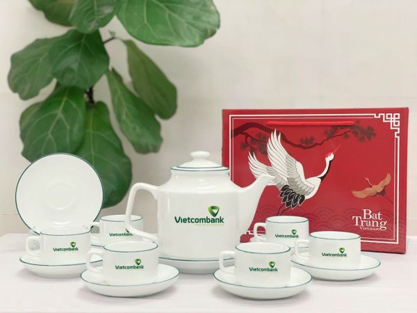 Bộ Ấm Chén In Logo Vuông Cao Bát Tràng Chỉ Xanh Lá Tiện dụng ACLGQBV191