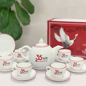 Bộ Ấm Chén In Logo Bát Tràng Chóp Lửa Chỉ Đỏ Giá Tốt Sang Trọng ACLGQBV215