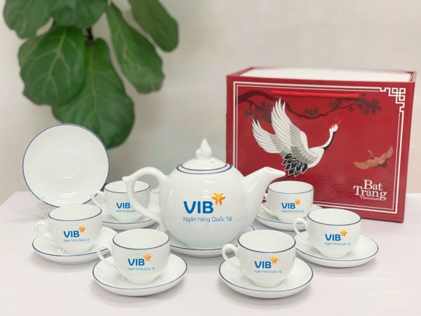 Bộ Ấm Chén In Logo Bát Tràng Chóp Lửa Xanh Dương ý nghĩa ACLGQBV212