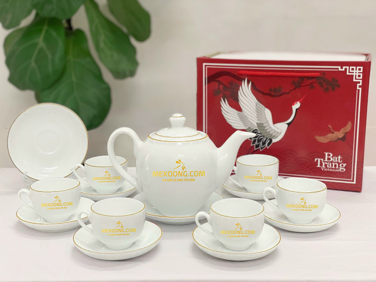 Đôi Nét Về Bộ Ấm Chén In Logo Bát Tràng Dáng ML Chỉ Vàng cho doanh nghiệp ACLGQBV207 Bộ Ấm Chén In Logo Bát Tràng Dáng ML Chỉ Vàng cho doanh nghiệp ACLGQBV207