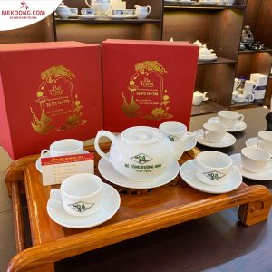 Ấm Chén Quà Tặng In Logo DA (Dương Anh) No.4705 Mekoong HG Chất Lượng