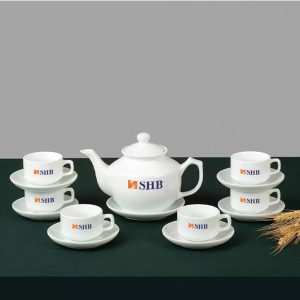 Bộ Ấm Chén Bát Tràng dáng HongKong Trắng sứ 600ml In Logo quà tặng SHB HG Giá Rẻ Giá Tốt Sang Trọng ACLGQBV50