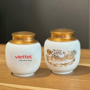 Hũ trà trắng vẽ vàng làng xưa in logo Viettel Giá Rẻ ACLGQBV123