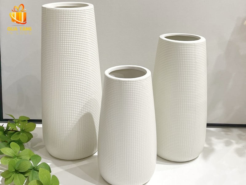 Bình hoa in logo quà tặng Bình hoa Minh Long quà tặng Lộc Phát – Sen Vàng Nền Vàng – Cao 28cm In Logo quà tặng techcombank HG Đẹp BHLGQBV27
