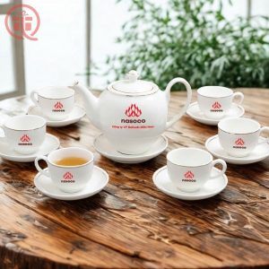 Bộ Ấm Trà In Logo Nasoco Quà Tặng Bát Tràng Dáng Bưởi Viền Vàng ACILGBT100
