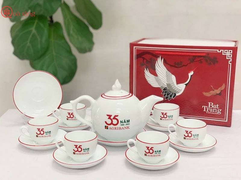 Bộ Ấm Trà In Logo Quà Tặng Tổng hợp mẫu quà tặng bất động sản doanh nghiệp ý nghĩa