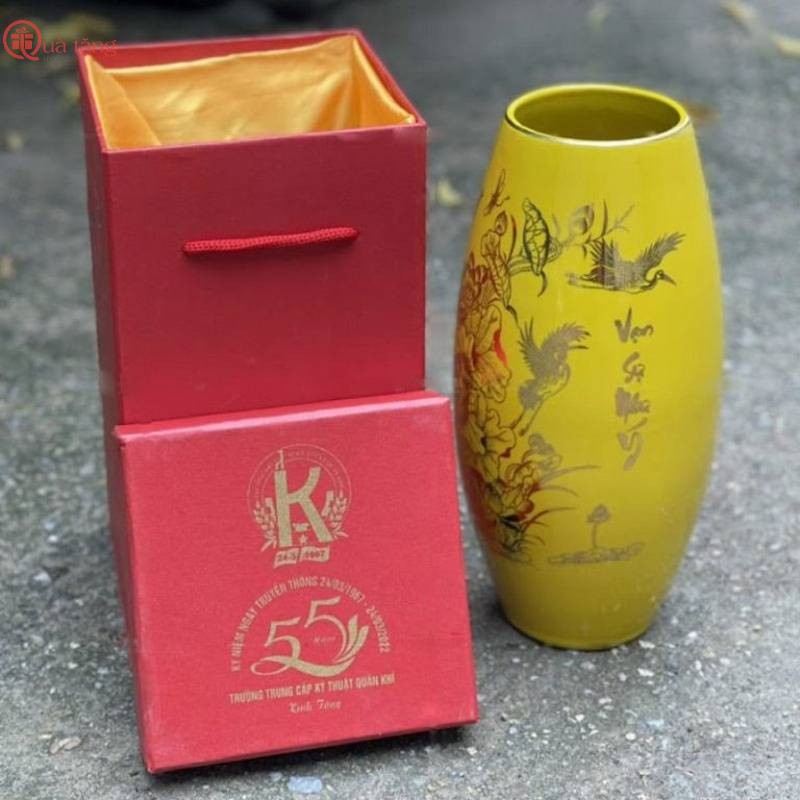 Bình hoa quà tặng in logo Gợi ý 39+ mẫu quà tặng lễ tết ý nghĩa, cao cấp, chất lượng