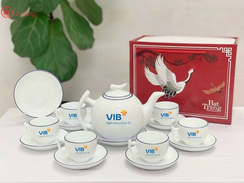 Bộ ấm chén in logo 39+ Mẫu quà tặng phong thủy may mắn phù hợp theo tuổi