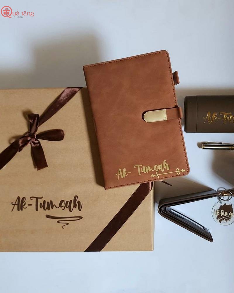 Sổ da tay quà tặng in logo 21+ Mẫu quà tặng tri ân khách hàng độc đáo, ấn tượng