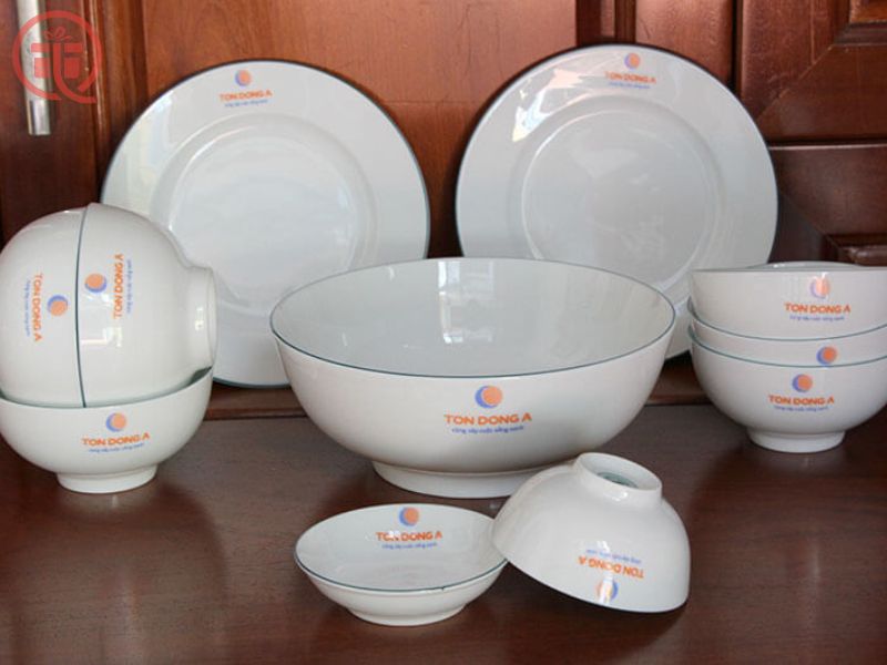 Đơn vị in logo quà tặng chuyên nghiệp tại HCM In lụa là gì? Ưu nhược điểm, quy trình, ứng dụng in