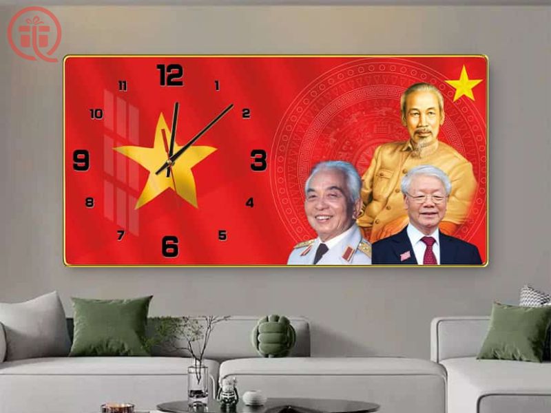 Đồng hồ treo tường in hình Bác Hồ, cờ đỏ Danh sách 35+ quà tặng quốc khánh 2/9 ý nghĩa, ấn tượng