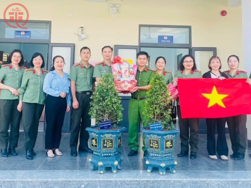 TOP 99+ quà tặng công an nhân dân 19/8 thiết thực, ý nghĩa 1 TOP 99+ quà tặng công an nhân dân 19/8 thiết thực, ý nghĩa