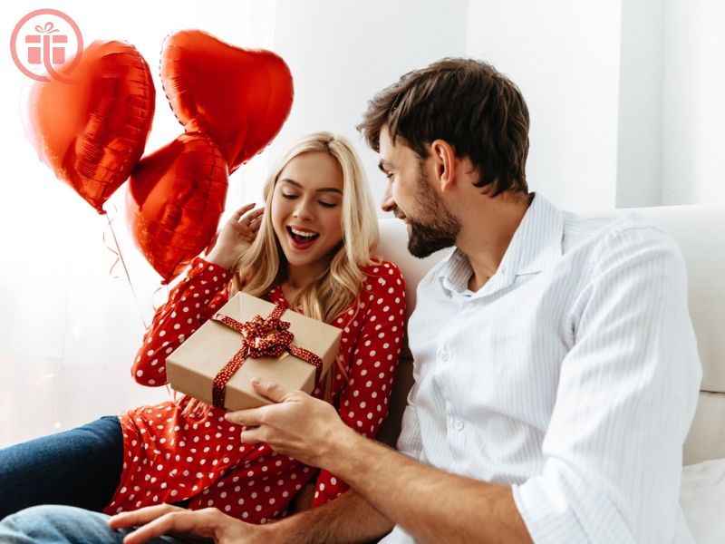 Quà Tặng thể hiện tình yêu Quà tặng là gì? Nên chuẩn bị vào những dịp quan trọng nào?